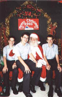 2003 Santa photo.jpg (21042 bytes)