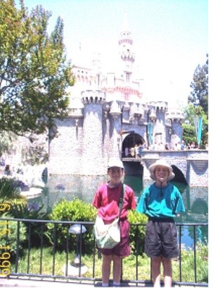 D&T at Disneyland.jpg (51859 bytes)