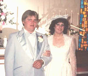 Joe and Dana wedding photo.JPG (29115 bytes)