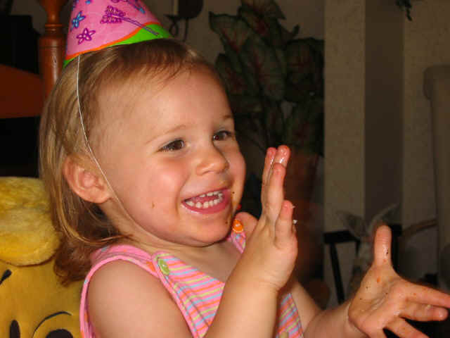 Kayley's 2nd birthday.jpg (87843 bytes)