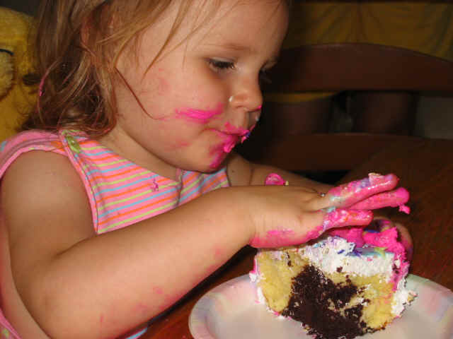 Kayley's 2nd birthday 2.jpg (95903 bytes)