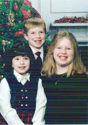 Rachel, Nick, Alex Miller Dec 2000.JPG (54348 bytes)